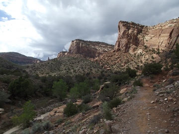 monument canyon trail