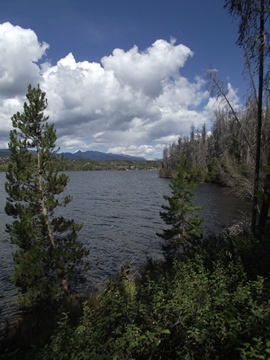 shadow-mountain-lake